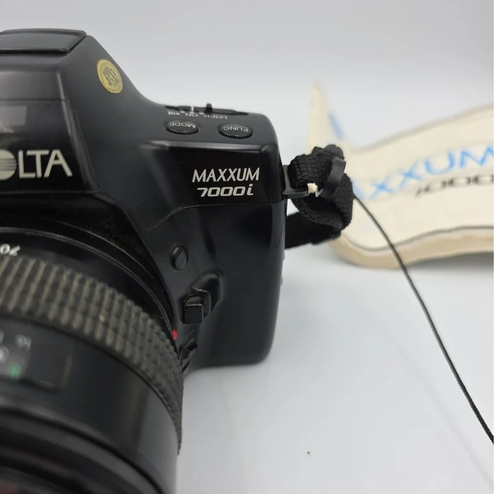 Minolta Maxxum 7000i 35mm Film SLR Camera UNTESTED Data Back DB-7 no battery